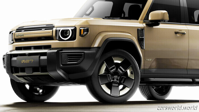 iCar не мог выбрать между Defender и Land Cruiser, поэтому взял оба | Carscoops